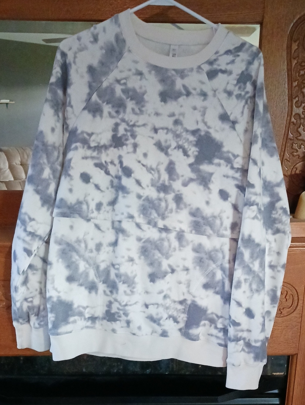 Latched Mama M/L Women's Tie-Dye Crewneck Sweatshirt - Gray & White